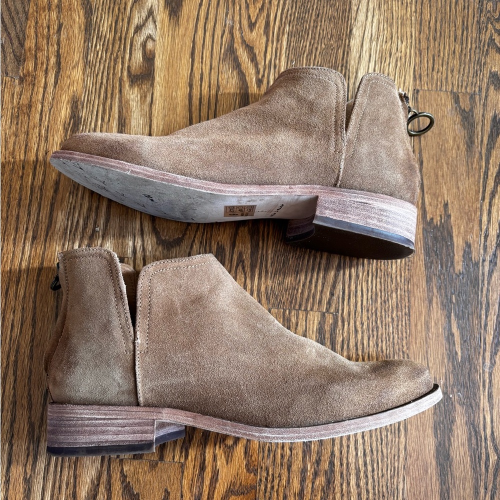 Beek Falcon suede ankle booties - Picture 5 of 9